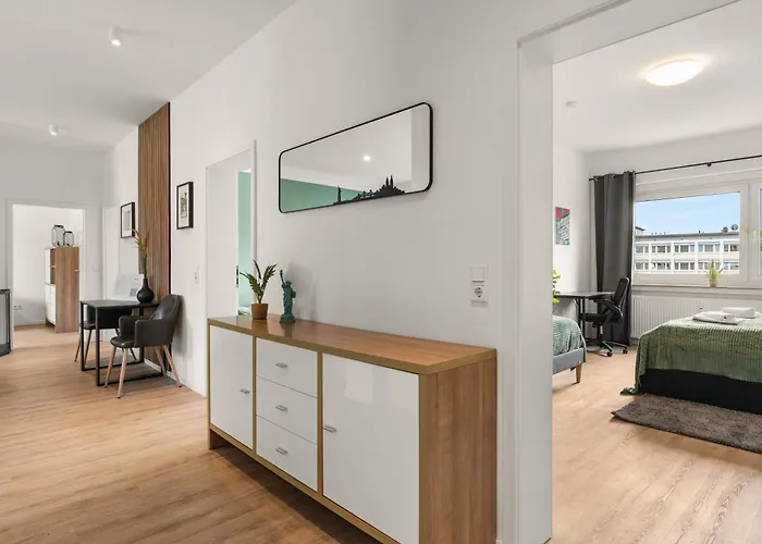 Apartment Homely-apartment Manhattanart, Zentral, Parkplatz, Billard,ps4, Dart, Balkon