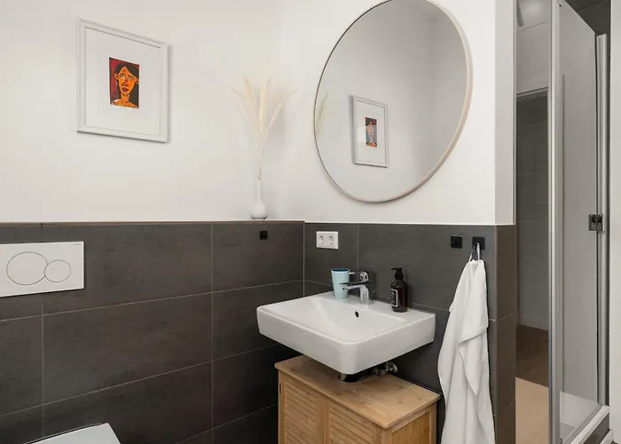 Apartment Homely-apartment Manhattanart, Zentral, Parkplatz, Billard,ps4, Dart, Balkon *